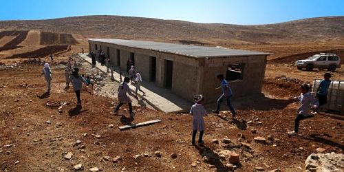Coincée entre le Covid et les colons : Comment une école de Cisjordanie lutte pour survivre (vidéo)